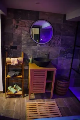 Salle de bains dans l'établissement Nuit de la sagesse 