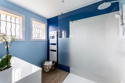 Cuisine ou kitchenette dans l'établissement Le Domaine des pins - Maison 2 Chambres vue mer