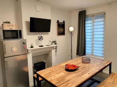 Cuisine ou kitchenette dans l'établissement Locanoor Dieppe - Maison de Pêcheur devenue Cosy