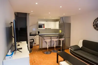 Cuisine ou kitchenette dans l'établissement Maison de ville calme Rouen St.Paul 2ch proche CHU