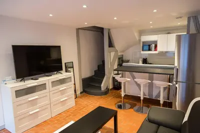 Télévision ou salle de divertissement dans l'établissement Maison de ville calme Rouen St.Paul 2ch proche CHU