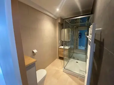 Salle de bains dans l'établissement Parc Beausejour Aparthotel