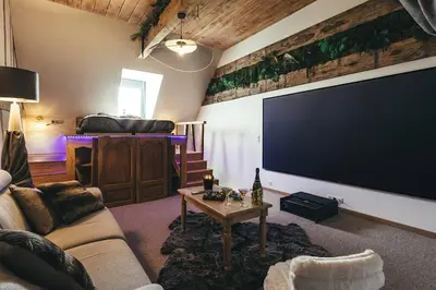 Plan de l'établissement Le Duplex de l'Etoile home cinéma jacuzzi et sauna privatif