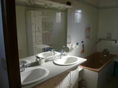 Salle de bains dans l'établissement Les hortensias