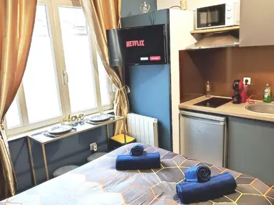 Cuisine ou kitchenette dans l'établissement LES MILLE & UNE NUITS ¤ PROCHE GARE ¤ NETFLIX