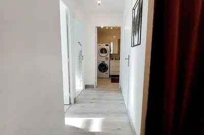Plan de l'établissement Cosy Home 2 - Spacieux 3 pièces avec parking - 30 min de Paris