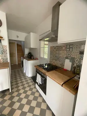 Cuisine ou kitchenette dans l'établissement Cosy Giverny