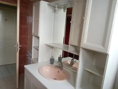 Salle de bains dans l'établissement La villa des DEF'S