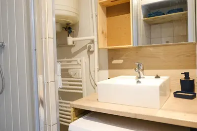 Salle de bains dans l'établissement Le petit Val