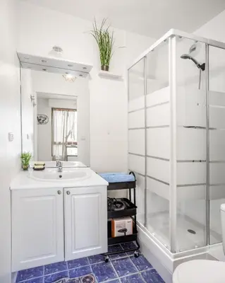 Salle de bains dans l'établissement Le Petit Ciné - Rouen Gare - Smartloc Immo
