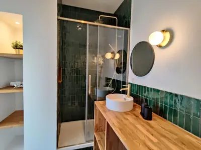 Salle de bains dans l'établissement Appartement gare avec parking